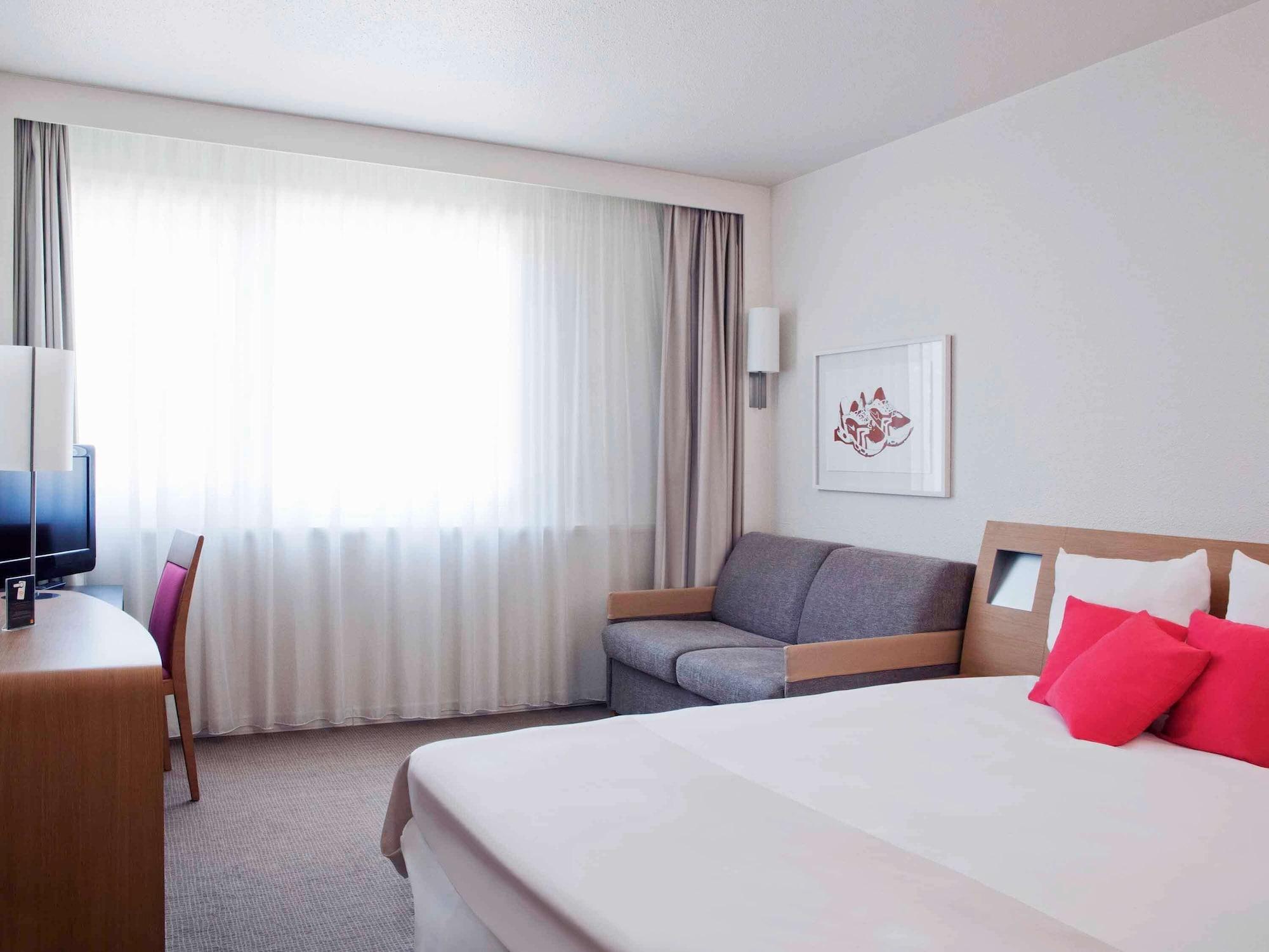 Novotel Macon Nord - Porte De Bourgogne Экстерьер фото