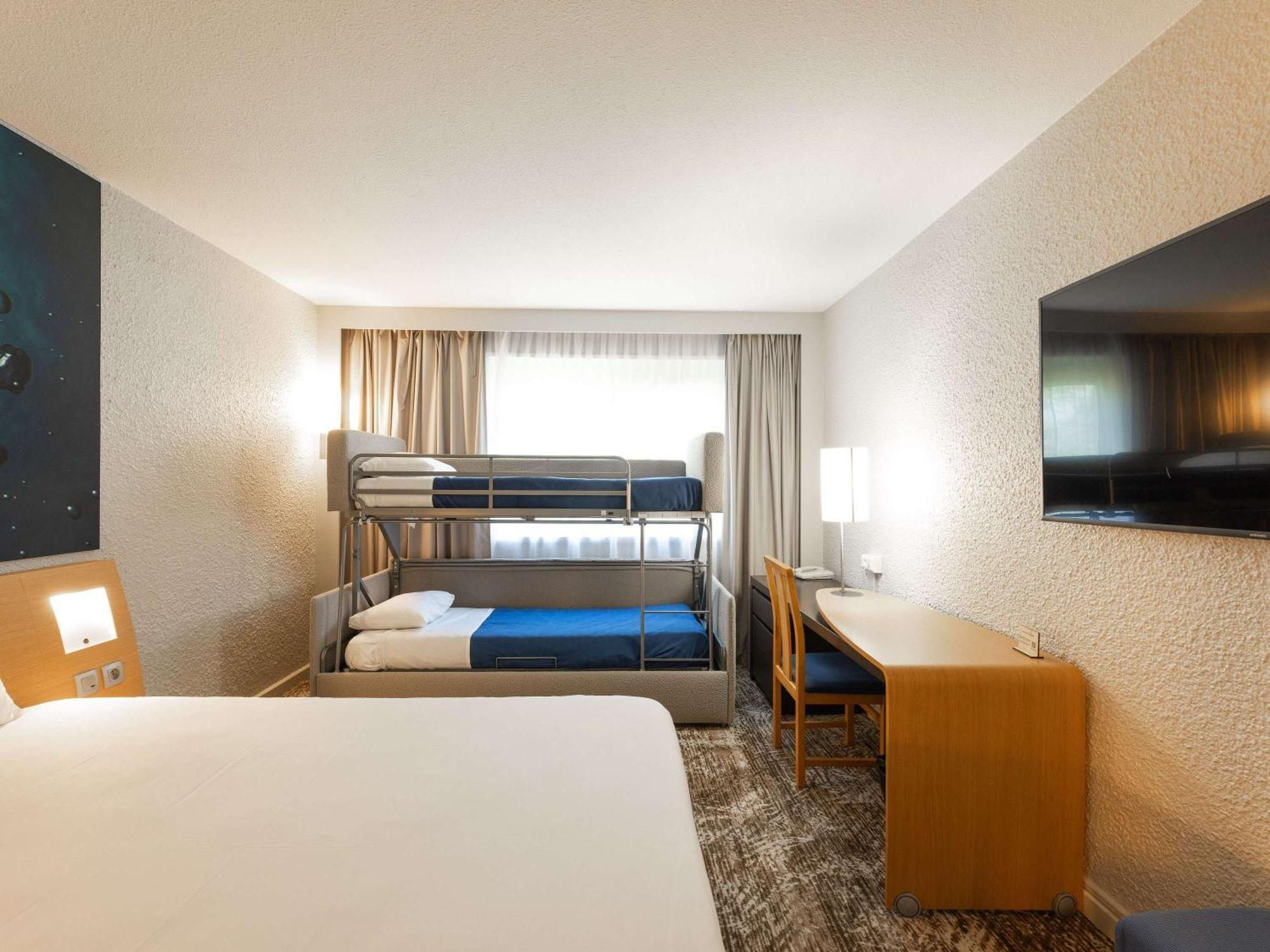 Novotel Macon Nord - Porte De Bourgogne Экстерьер фото