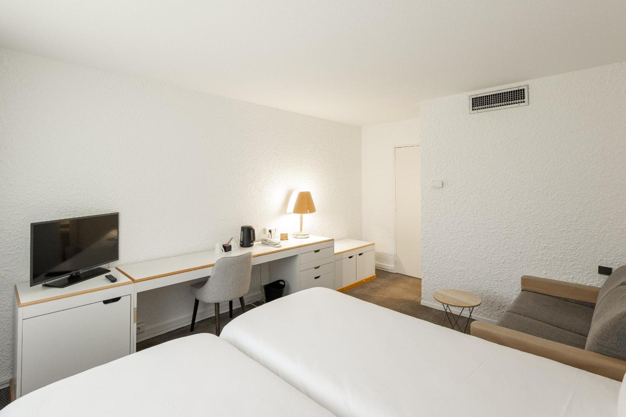Novotel Macon Nord - Porte De Bourgogne Экстерьер фото