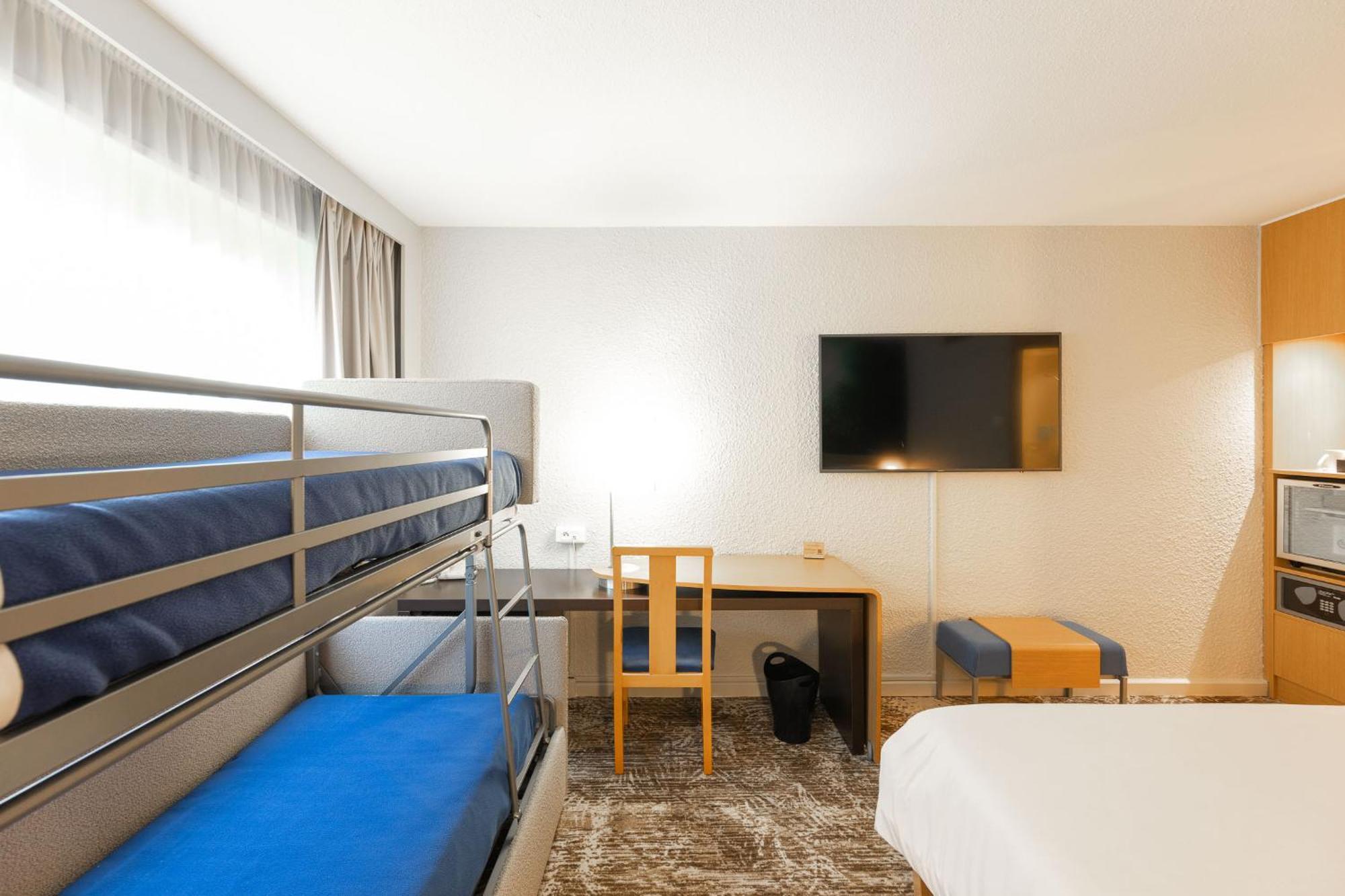Novotel Macon Nord - Porte De Bourgogne Экстерьер фото