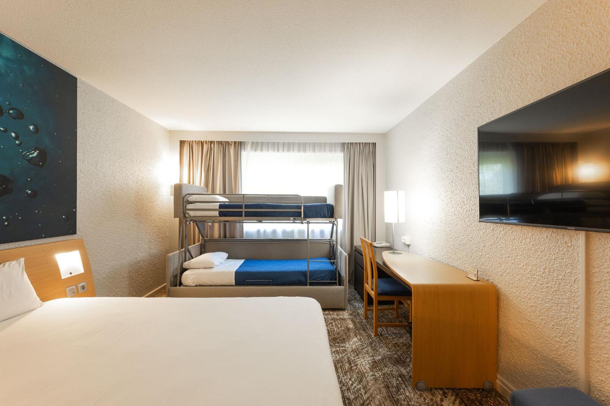 Novotel Macon Nord - Porte De Bourgogne Экстерьер фото