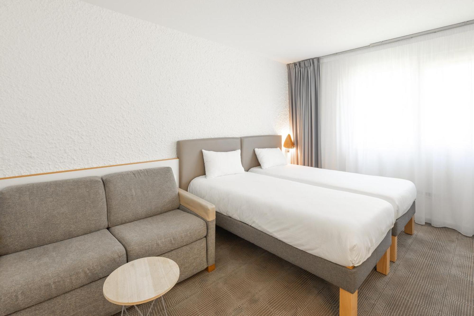 Novotel Macon Nord - Porte De Bourgogne Экстерьер фото
