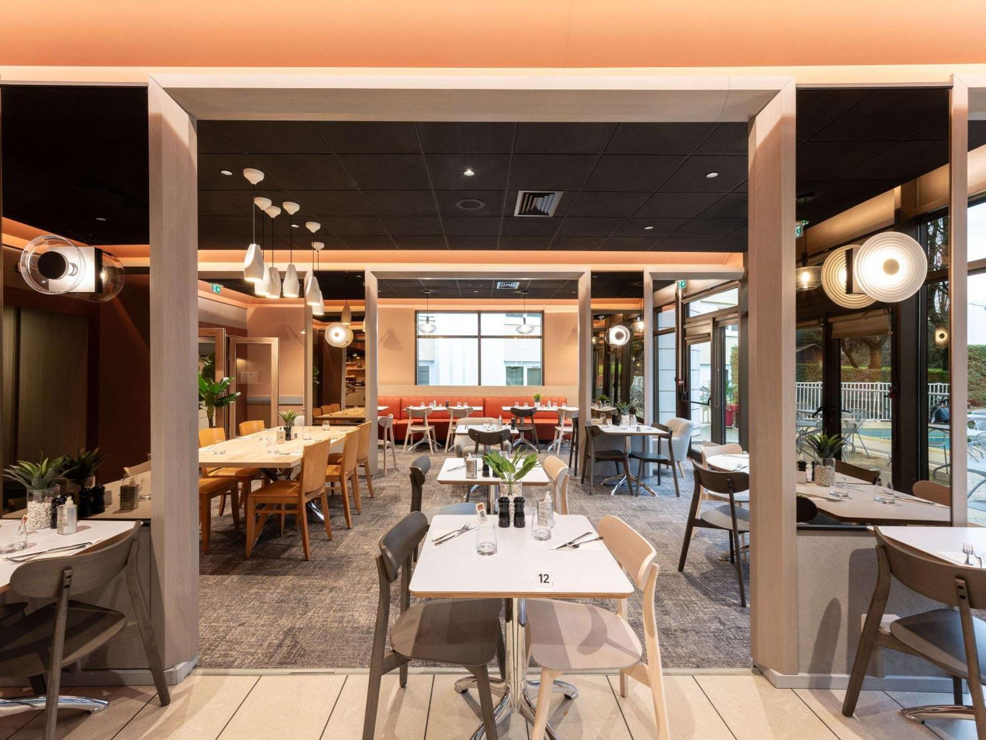 Novotel Macon Nord - Porte De Bourgogne Экстерьер фото