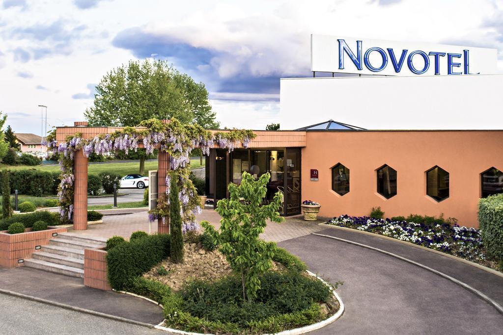 Novotel Macon Nord - Porte De Bourgogne Экстерьер фото